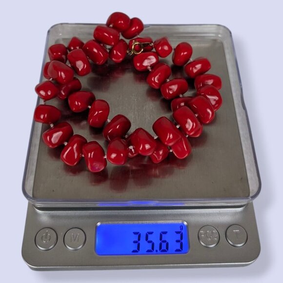 (2/$20) V. Molded Lucite Beaded Necklace - Picture 5 of 5